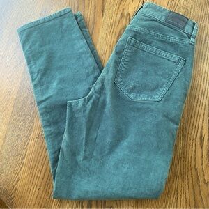 American Eagle  Hunter Green Jeans Size 2 Mom Straight Stretch Like New